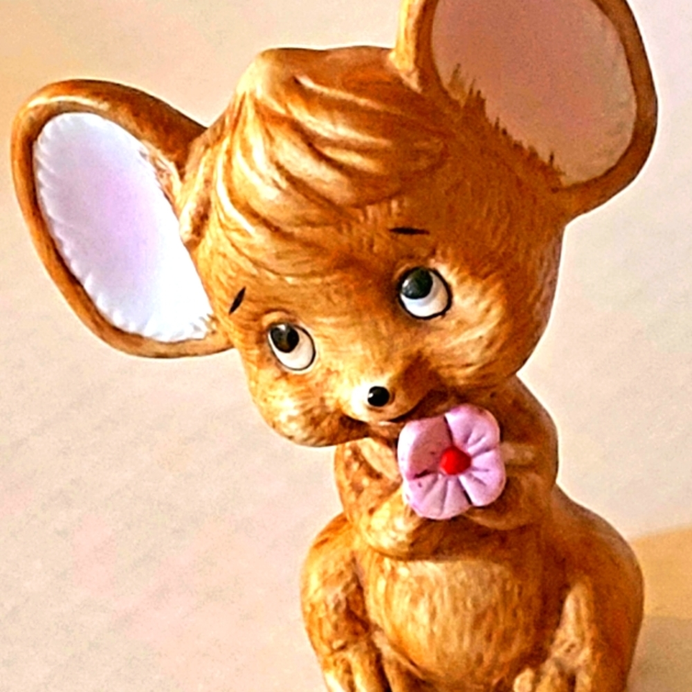 Vintage ceramic mouse